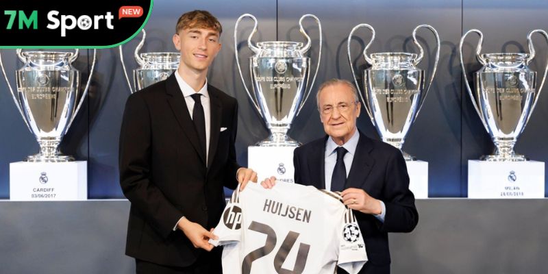 Dean Huijsen: Bản hợp đồng đáng chú ý nhất hè 2025 của Real 7 Dean Huijsen trong buổi ra mắt tại CLB Real Madrid